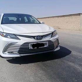 Toyota Camry 2021