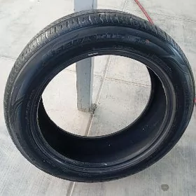 ROADSTONE 235/55/R20
