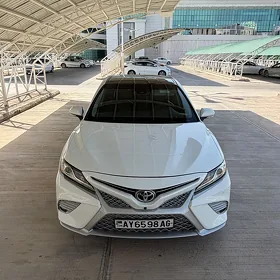 Toyota Camry 2018