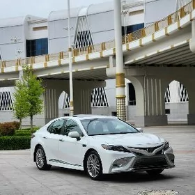 Toyota Camry 2021