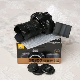 Nikon D5300+18-140mm (taze)