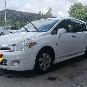 Nissan Versa 2011