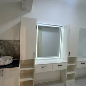 Salon arenda