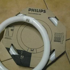 Кольцевая лампа Philips 32w