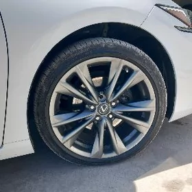 Lexus diska 235 40 19 MICHELIN
