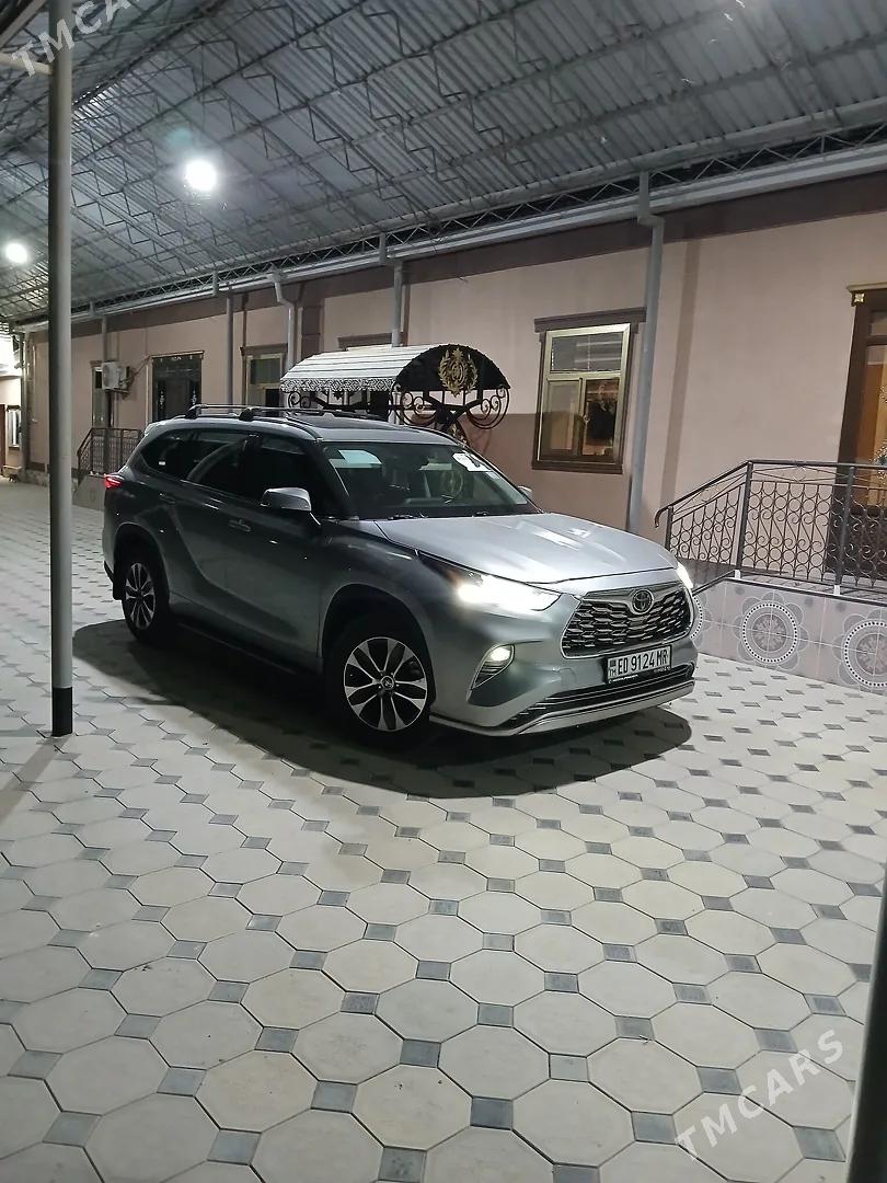 Toyota Highlander 2021