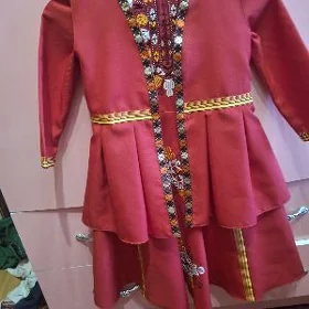 платья