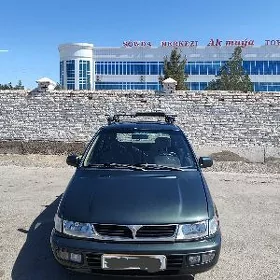 Mitsubishi Chariot 1996