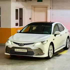Toyota Camry 2020
