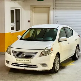 Nissan Versa 2015