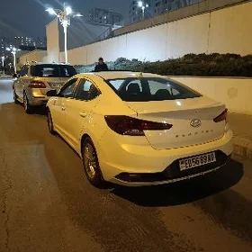 Hyundai Elantra 2019