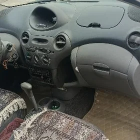 Toyota Echo 2000