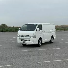 Toyota Hiace 2026