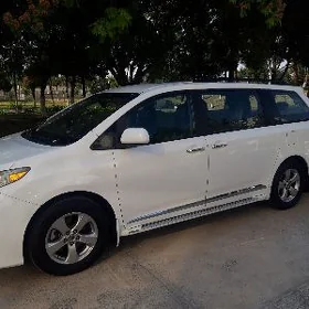 Sienna Taxi
