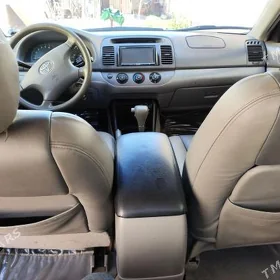 Toyota Camry 2004