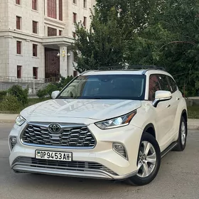 Toyota Highlander 2022