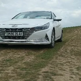 Hyundai Elantra 2022