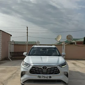 Toyota Highlander 2022