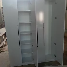 Esik goyulyan skaf