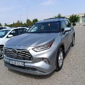 Toyota Highlander 2021