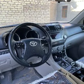 Toyota Highlander 2011