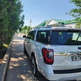 Ford Expedition 2021