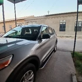 Ford Explorer 2021