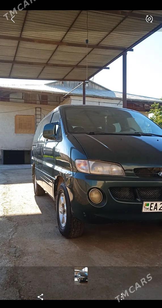 Hyundai H-1 1999