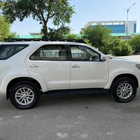 Toyota Fortuner 2012