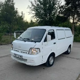 Toyota Hiace 2005