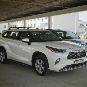 Toyota Highlander 2022