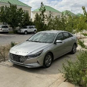 Hyundai Elantra 2022