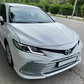 Toyota Camry Hybrid 2021