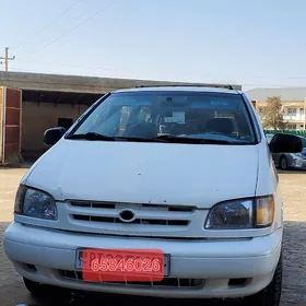 Toyota Sienna 1999