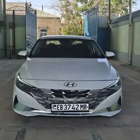 Hyundai Elantra 2023