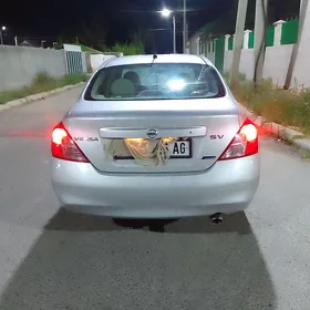 Nissan Versa 2012