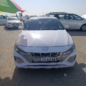 Hyundai Elantra 2022