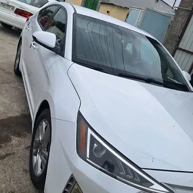 Hyundai Elantra 2020