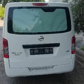 Nissan NV3500 2017