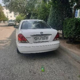 Nissan Sunny 2004