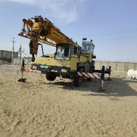 Liebherr A-series 2002