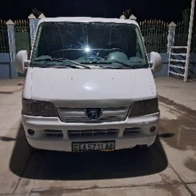 Toyota Hiace 2004