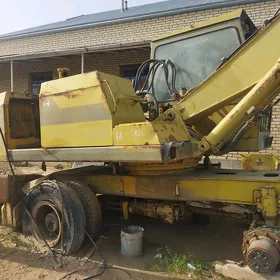 Komatsu HM400-5 2004