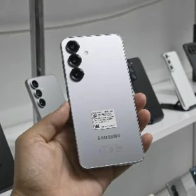 Samsung S25. 12/128. wetnam
