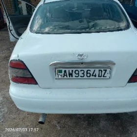 Daewoo Leganza 1998