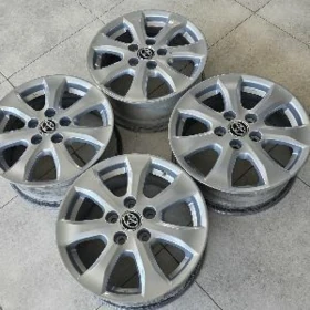 Tayota Camry r16