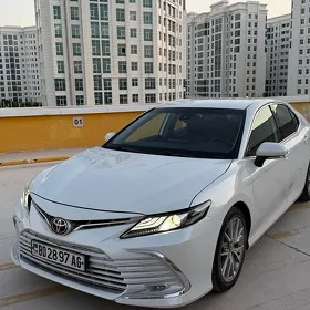 Toyota Camry 2021
