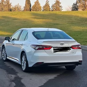 Toyota Camry 2021