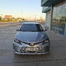 Toyota Camry 2023