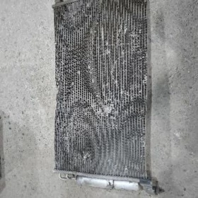 Nissan Versa radiator kansaner